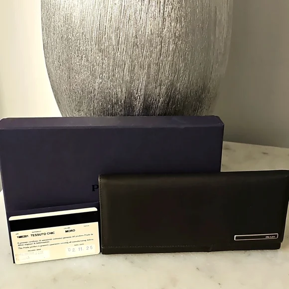 Prada Black Wallet - Picture 12 of 12
